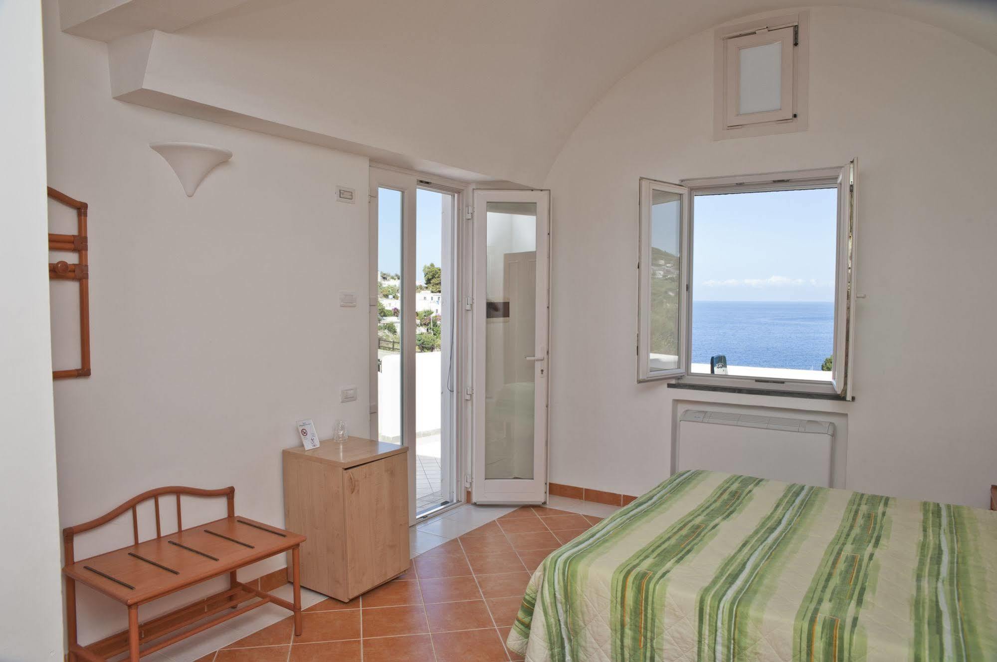 Hotel Villaggio Dei Pescatori Ponza Exterior foto